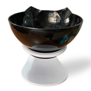 Plato negro orejas con base blanca